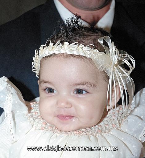 BAUTIZAN A UNA LINDA NIÑA
La pequeña Mariam Soto Hernández