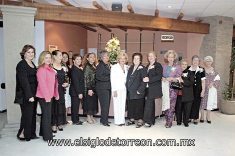 Naima Papadópulos Villalobos, Paquita González, Delia Mejía, Marcela López, Beba García Montoya, Yadira Carrillo, Mercedes Rincón, Lourdes Bañuelos, Querube Lizárraga, Rosita Gámez, Angelina Márquez y Elisa Valdés