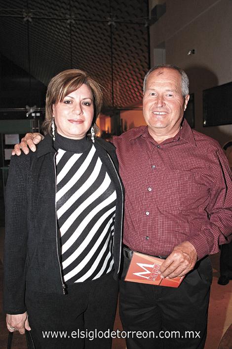 Delia de la garza y Julio Garza