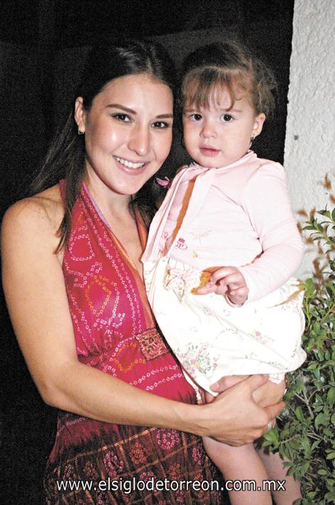 Volvera a ser mamá Any Godina de Mexsen con su hija María Emilia Mexsen Godina