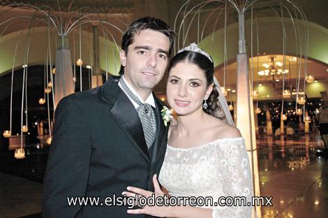 Unidos por el amorJosé León Salazar y Laura Batarse