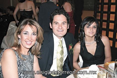Rosa María de San Miguel, Carlos Tamez y Salma Mansur