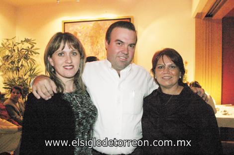 Susana Marroquín de Ortuño, Eduardo Ortuño Gurza y Lupita Villarreal de Estrada