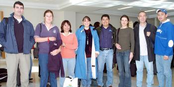 Alonso, Georgett, Minerva, Helen, y Fernando viajaron a España, los despidieron Alberto, Gonzalo y Ángeles.
