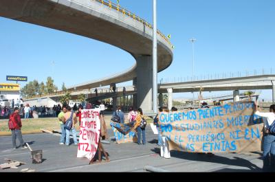 La agenda y los tiempos políticos no deben seguirse imponiendo sobre las necesidades ciudadanas. Para el Consejo de Vialidad Municipal fue una imprudencia abrir el Periférico a la circulación cuando aún no estaba listo en términos de seguridad vial, ni para conductores ni para los peatones, dice Benigno Aguirre Sarabia.