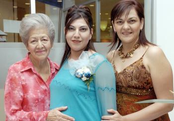 Un tierno  festejo de canastilla fue el que disfrutó Gina Arroyo Alvarado con motivo del próximo nacimiento de su bebé organizado por Maya y Liz Arroyo.