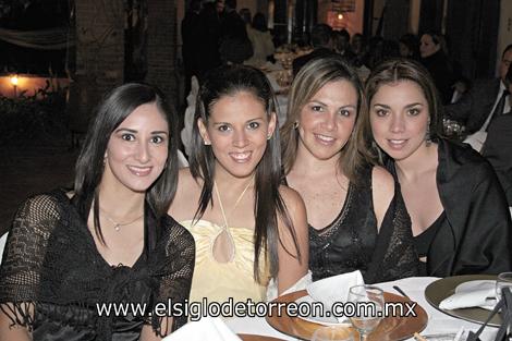 Lorena López Amor, María Fernanda Belmont, Any Guinea y Gaby Arriaga
