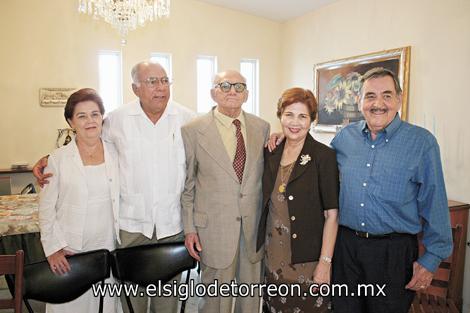 Cecilia Kuster de González, Luis González Amezquita, Gonzalo F. González Ávila, Nydia González de Díaz de León y Carlos Díaz de León Sandoval