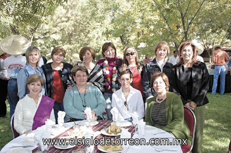 Sylvia de Pérez, Angélica de castro, Lupita de Rosas, Gaby de García, Lupita de Barrios, Margarita de Rivera, Anita de la Mora, Susy de Rodríguez, Chelo de Macías, Paty de Hernández y Esperanza de Aranda.
