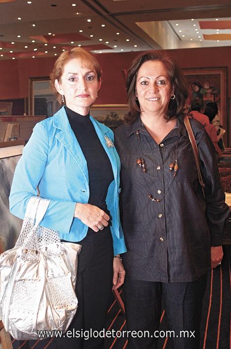 Tita de Márquez y Elva Robles
