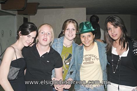 Marcela Rodríguez, Emma Negrete, Isabel Negrete, Ana Cris Mendoza y Laura Garrid