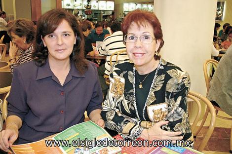 María Eugenia Morales Cantú y Amanda Arrambides de Navarro