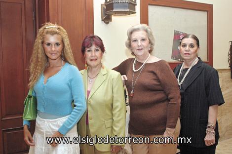 Zaira Verona Ortiz, Imelda Ortiz Abdala, Ana Silvia Graham y Virginia Contreras
