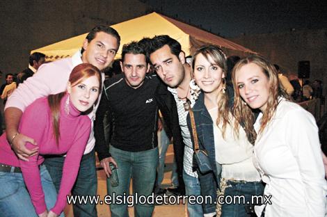 arlene Gidi, Rene Chávez, Roberto Sada, Luis Dibildox, Sonia Pérez y Bonnie Carrillo