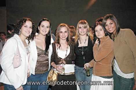 Maria Amarante, Sofía López, Paulina Navarrete, Regina Ortiz, Mariana Peña y Pamela Díaz de León
