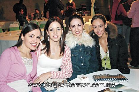 CONCURRIDA FIESTA
Mariam, Lorena, Sophía y Tessy