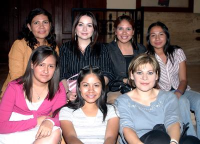 gr_01122005_1
Lupita Juárez, Roberta Martínez, Cinthia Juárez, Cesia García, Amsi Moreno, Karen García y  Mildred Cabrera.