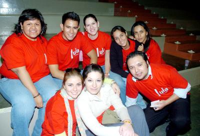 gr03122005_1 Humberto, Lizeth, Mariana, Adriana, Ivonne, Mayela, Jorge y Gaby
