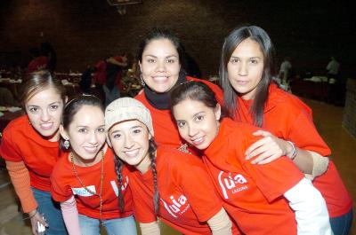 gr03122005_4  Karla Marín, Urbene Acosta, Gaby Run, Viri Grijalba, Flor Mora y Silvia Cavanzón.