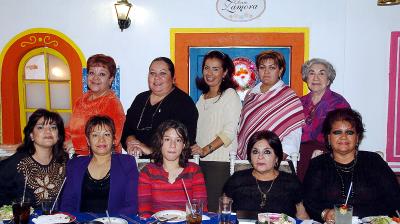 gr_04122005_5 
 Leticia Nava, Lorena Mora, Zayra Alvarado, Patricia Núñez, Elva Sifuentes, Alma Ortiz, Graciela Cabañas, Mary Carmen Flores, Luz Elva Luna y Consuelo Laureano