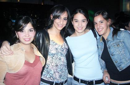 an_04122005_1  
Daniela Cepeda, Dany Díaz, Barby Marcos y Taly Álvarez.