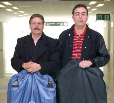 vi11122005_2 
Manuel Morales y Enrique Novelo viajaron con destino al DF.