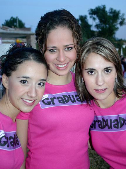 ch12122005_3 Karina Gömez, Adriana Morales y Berenice Acosta