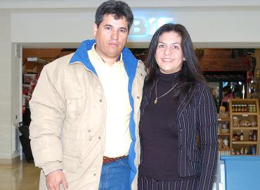 vi12122005_0 
 Eduardo Albino y Sonia de Albino viajaron a Hermosillo
