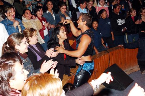 Ardiente show 'Sólo para Mujeres'