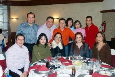 gr14122005_11 
Luis de la Rosa, Marcela Pámanes, Isabel Íñiguez, Lily Fernández, Hilda García, Jesús Montañez, Susy Moreno, Alejandro Estrello, Victoriano González, Alejandra Aguilar y César Nevárez.