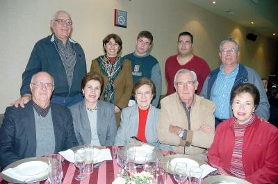 gr14122005_5 
Francisco Castro, Laura Salcido, Alejandro de Alba, Carlos Sánchez, Marli de Sánchez, Juan Von Bertrab, Chacha de Von Bertrab, Javier González y Rosa Alicia de González.