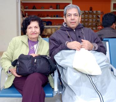 vi14122005_2 Rae Kaplan viajó al DF y fue despedida por Arturo Mendoza.