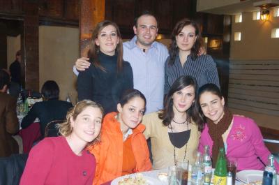 gr_16122005 2
Paulina Canedo, Yolanda Fernández, Gaby Torres, Lucía Sada, Maribel Fernández, Marcela Amarante José Sada.jpg