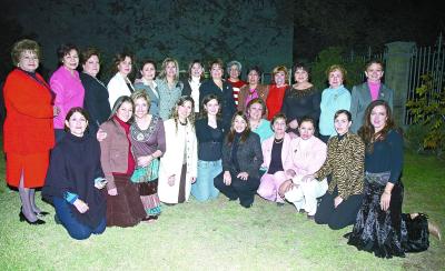 gr_16122005 3
 Socias del Club de Jardíneria de Geranio, en su festejo de Navidad.jpg