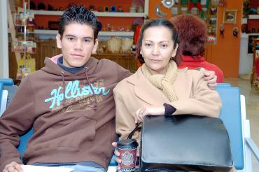 vi_18122005_2
 Eduardo Cervantes y Celida Zamora viajaron a Tijuana