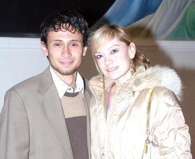pa_18122005_10 
Mario Andrés Hernández y Frida Iduñate