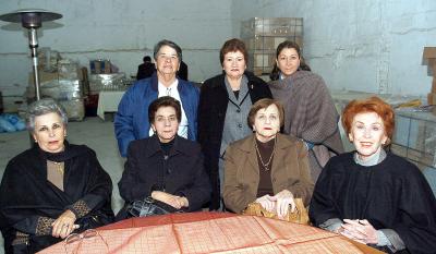 gr_18122005_19 
Martha Valencia, Carolina de Menéndez, Jenny de Barroso, Martha de Hernández, Leticia de Chibli, Elda de Marco, Lupita de Segura