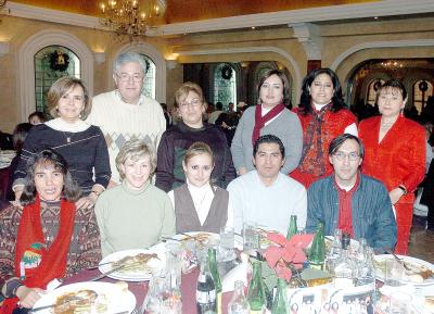 gr_18122005_5 
Gabriela Hernández, Elsa Robles, Graciela Pérez, Raquel Amador, Margarita Torres, María Luisa Moreno, Irma Serna, Zaidé Seáñez, Alfredo Treviño, Francisco Márquez y Armando Paredes.