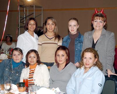 gr_23122005_4 
Isabel Cisneros, Érika Arredondo, Nashely Calderón, Sandra Ceniceros, Karla Arias, Úrsula Orduña, Julieta Muñoz y María Antonieta Díaz.
