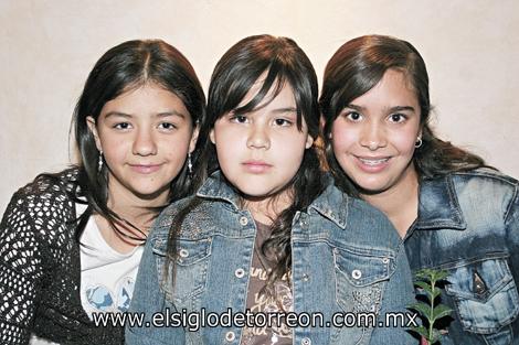 ORGANIZA POSADA CON SUS AMIGOS
Natalia González, Cokina Magaña y Paulina Veyán