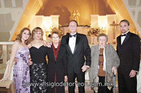 Alma Villalobos Mora, Alma Mora de Villalobos, France Hill de Mora, Gabriel Villalobos Máynez, Dora Máynez de Villalobos y Gabriel Villalobos Mora