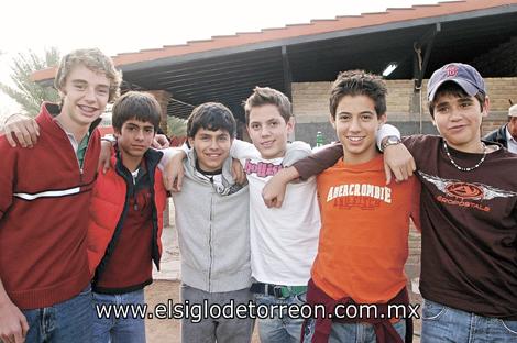 Juan Pablo Gómez, Gerardo Gallegos, Ale Bello, Jorge Peña, Beto Gutiérrez y Ricardo Calvete