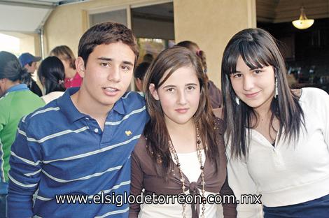 Carlos González, Nonis Dueñes y Ana Cecy Giacomán