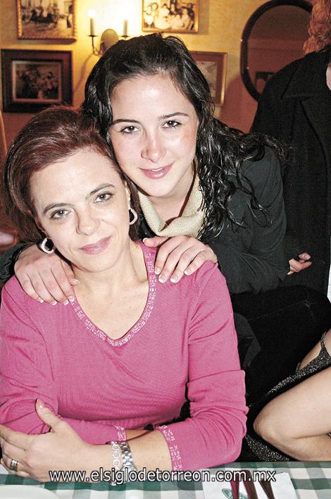 Malú Arteaga de Diez y Andrea Diez