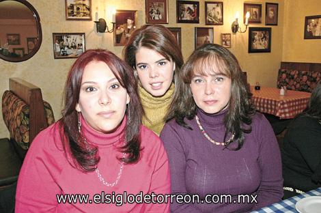 Cecilia Flores, Pily Palacios y Anace Zarzosa