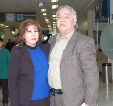 vi_25122005_0
Salvador Olivas y Mary Carmen Cossío viajaron a Las Vegas.