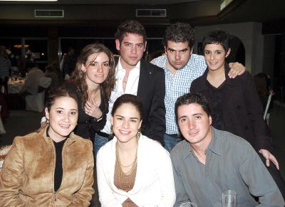gr_25122005_1 
Regina y Jorge Fernández, David Madero, Lucía y Marcela Amarante, Javier Amarante e Isabel Belausteguigoitia.