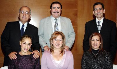 gr_25122005_2 
Rogelio Barrios y Lupita de Barrios, Hugo de la Mora y Ana María de De la Mora, Carlos Hernández y Patricia G. de Hernández.