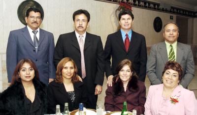 gr_25122005_7
Edmundo Ollervides, Claudia Sosa, José Luis Rodríguez, Cecilia Vargas, Víctor Guerrero, Carmen de Guerrero, Samuel Marín y Thelma de Marín.