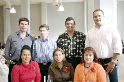 gr_29122005_0 
Beatriz Barraza, Amor García, Irma Terán, Manuel Fernández, Sergio Zorrilla, Antonio Mejía y Juan Manuel Rebolloso.